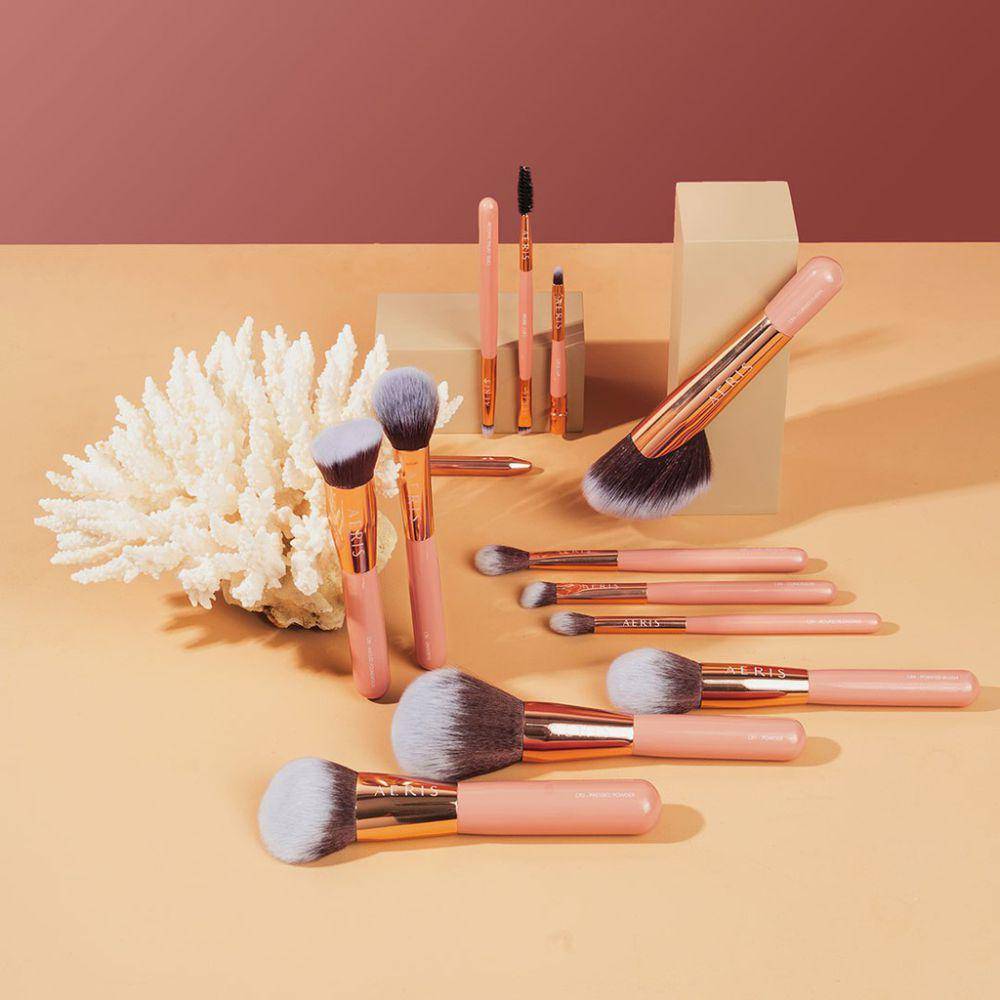 AERIS BEAUTE The New Coral Face & Eye Brush Set. (dok. Shopee/Aeris Beaute Official Shop)