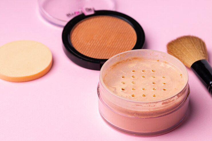 12 Rekomendasi Bedak Tabur dari Brand Lokal, Anti Kilap Seharian!