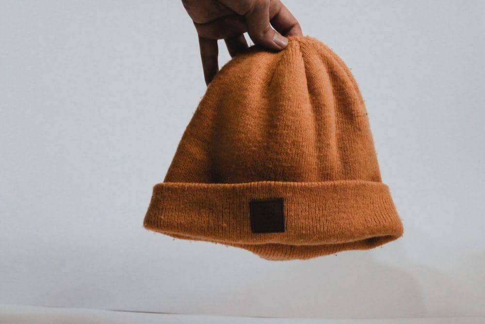 ilustrasi topi kupluk (unsplash.com/Iamninoslav)