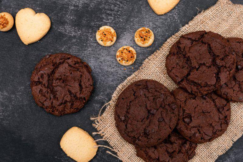 brownies cookies (freepik.com/8photo)