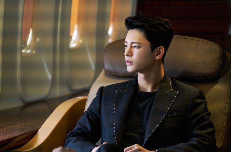 Seo In Guk dalam drama Shopping King Louie (dok. MBC/Shopping King Louie)