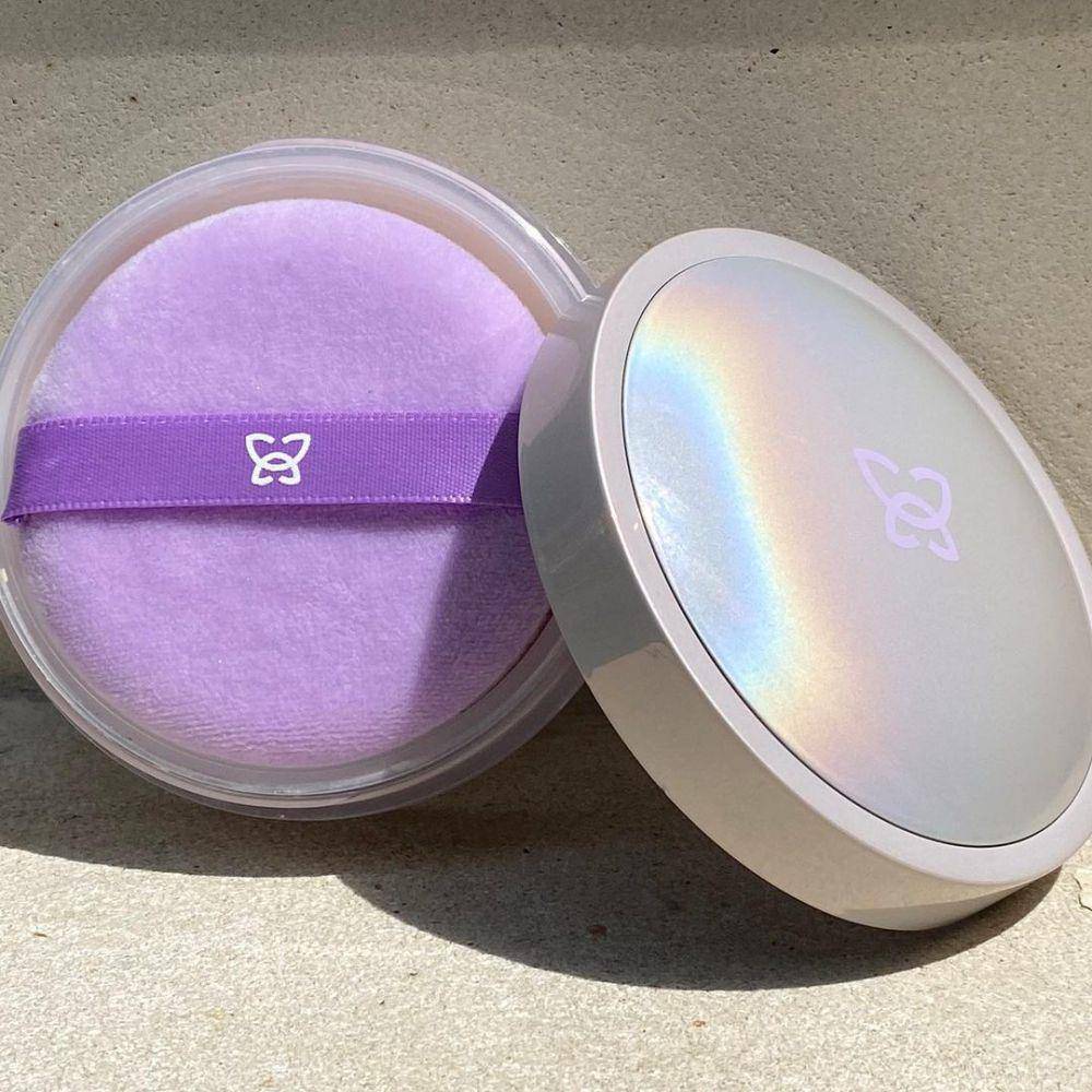 Mother of Pearl Microblur Translucent Loose Powder (instagram.com/mop.beauty)
