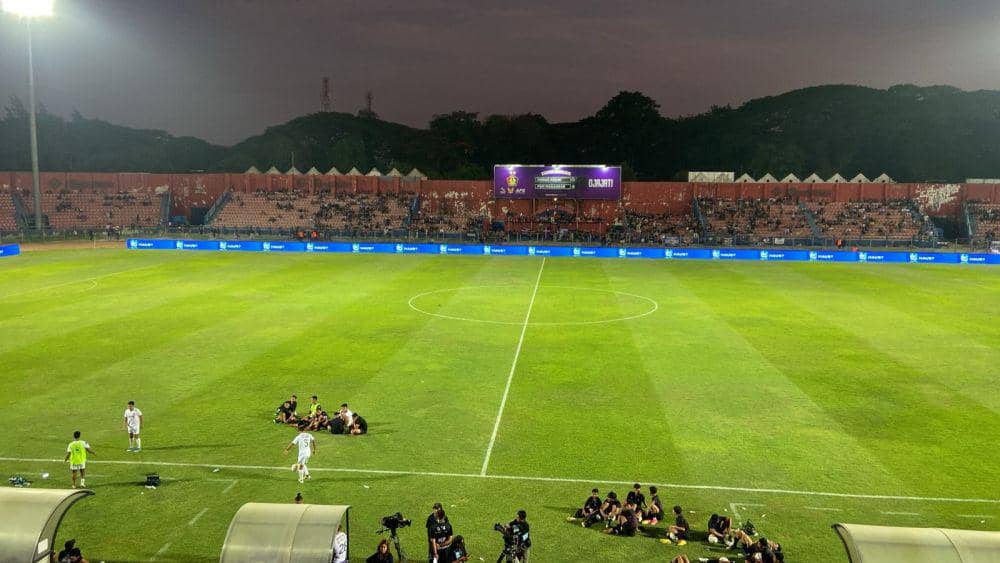Sempat Dihentikan 1 Jam, Persik Tahan Imbang PSM