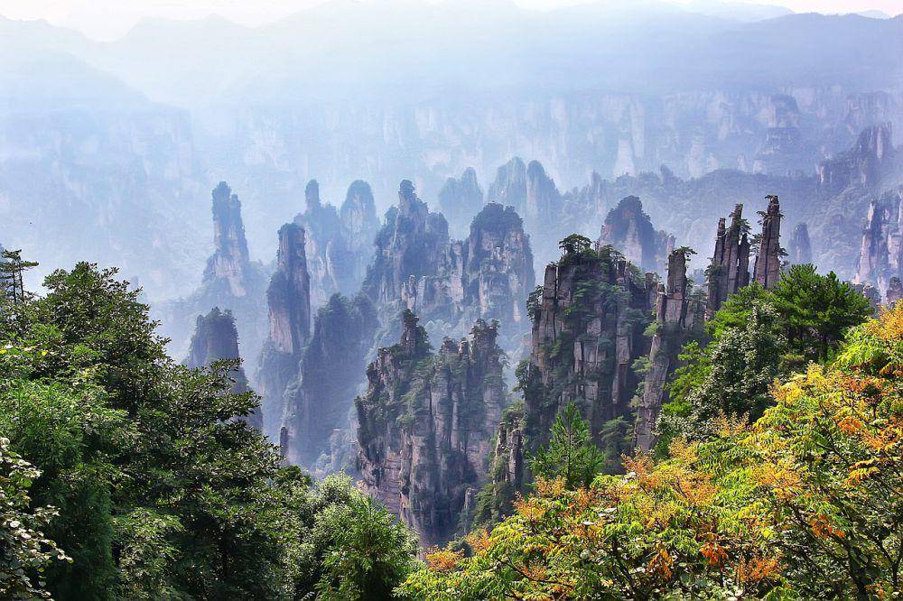 Zhangjiajie, Tiongkok (pixabay.com/용한 배)