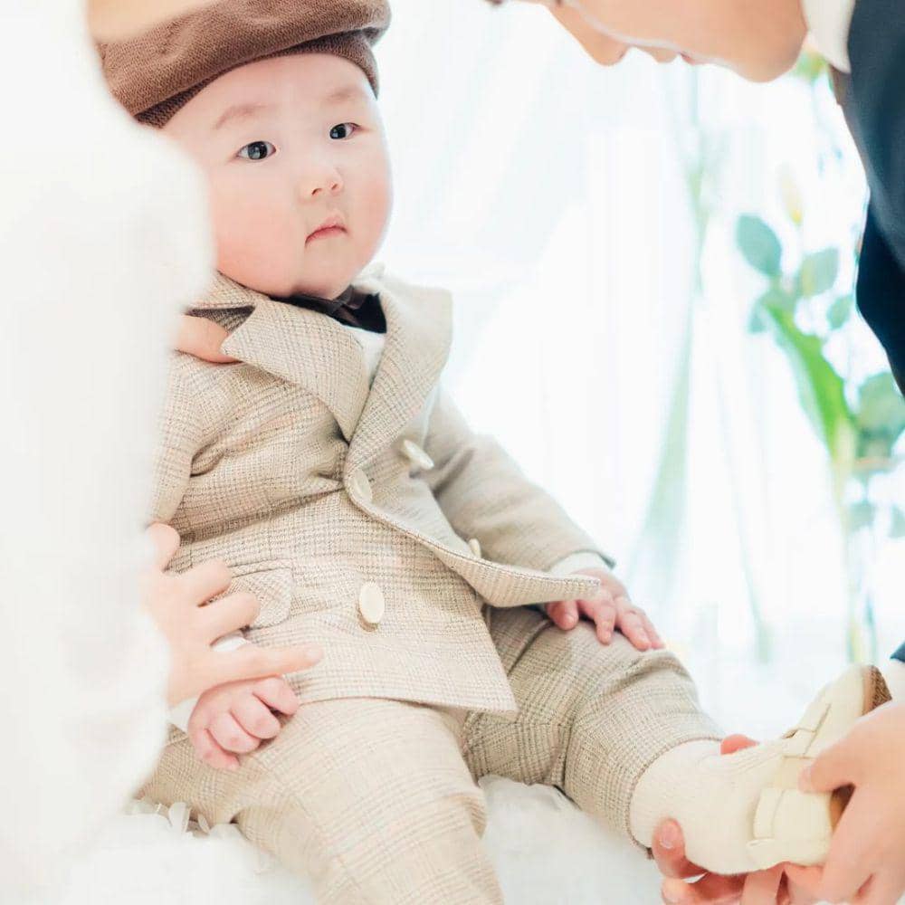 potret kenangan Park Bo Mi dan suami dengan mendiang putranya (instagram.com/bominim77)