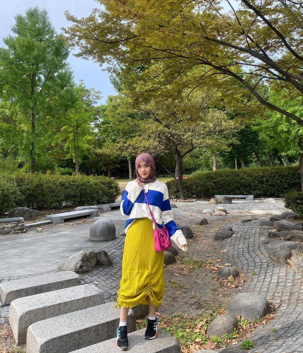 Ide mix and match sneakers ala Marinanda Azahra (instagram.com/marinanda_88)