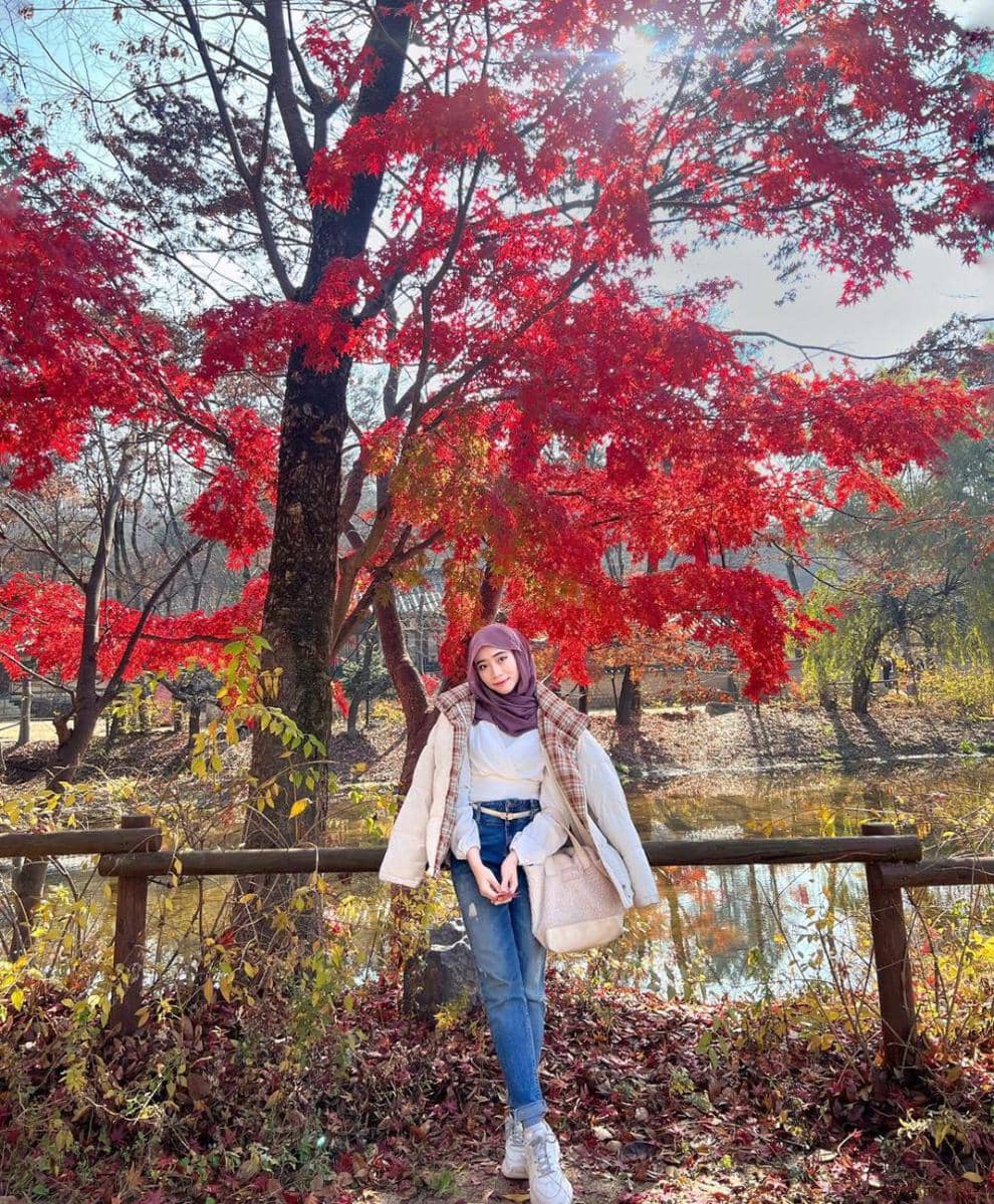 Ide mix and match sneakers ala Marinanda Azahra (instagram.com/marinanda_88)