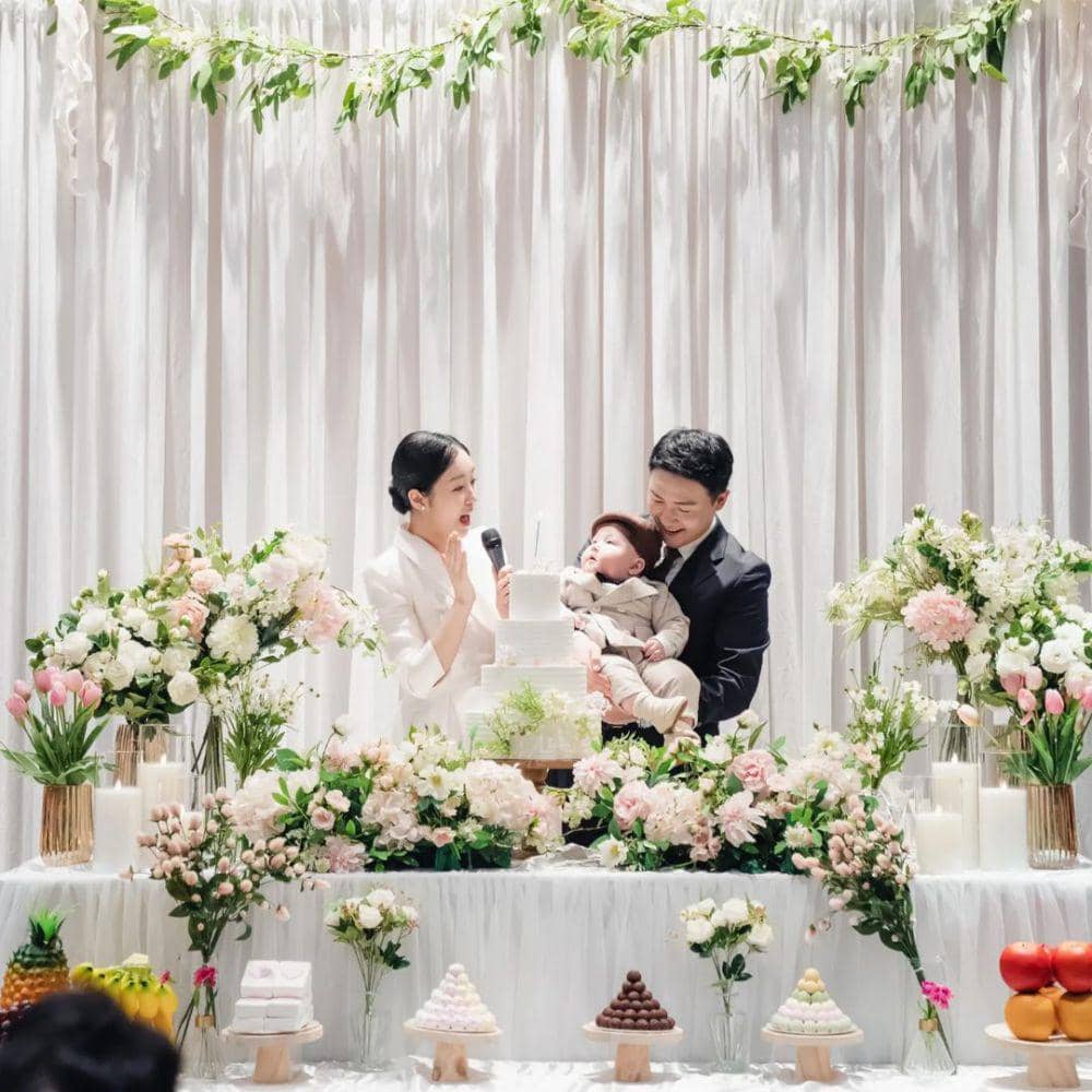 potret kenangan Park Bo Mi dan suami dengan mendiang putranya (instagram.com/bominim77)