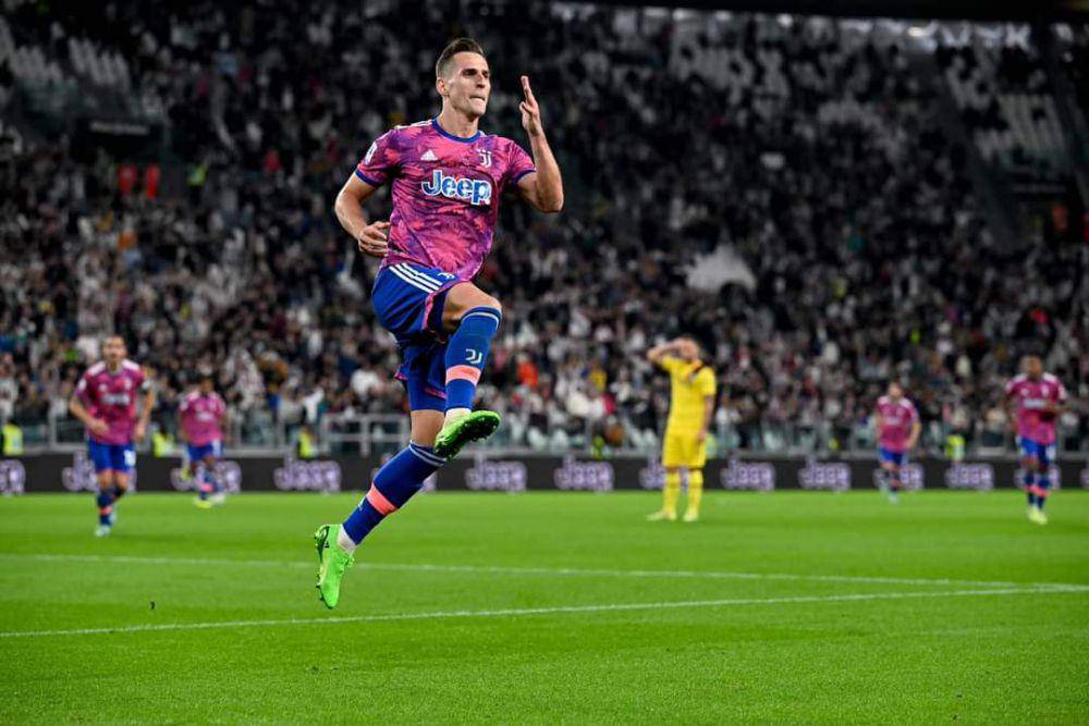 Arkadiusz Milik (twitter.com/arekmilik9)