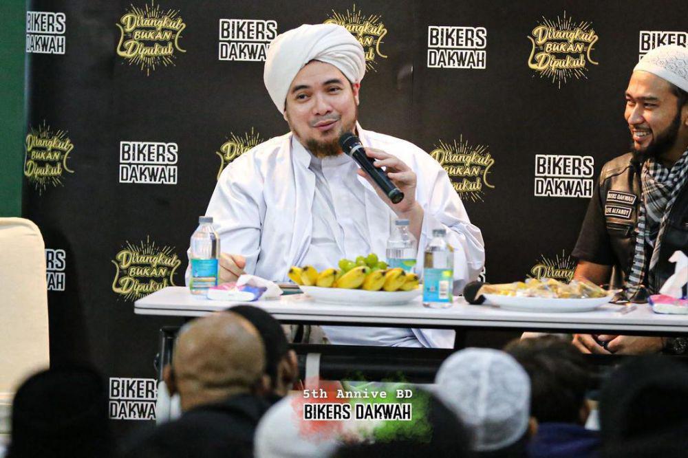potret Ananda Omesh di anniversary Bikers Dakwah (instagram.com/omeshomesh)
