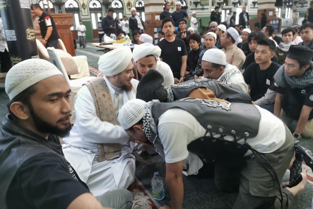 potret Ananda Omesh di anniversary Bikers Dakwah (instagram.com/omeshomesh)