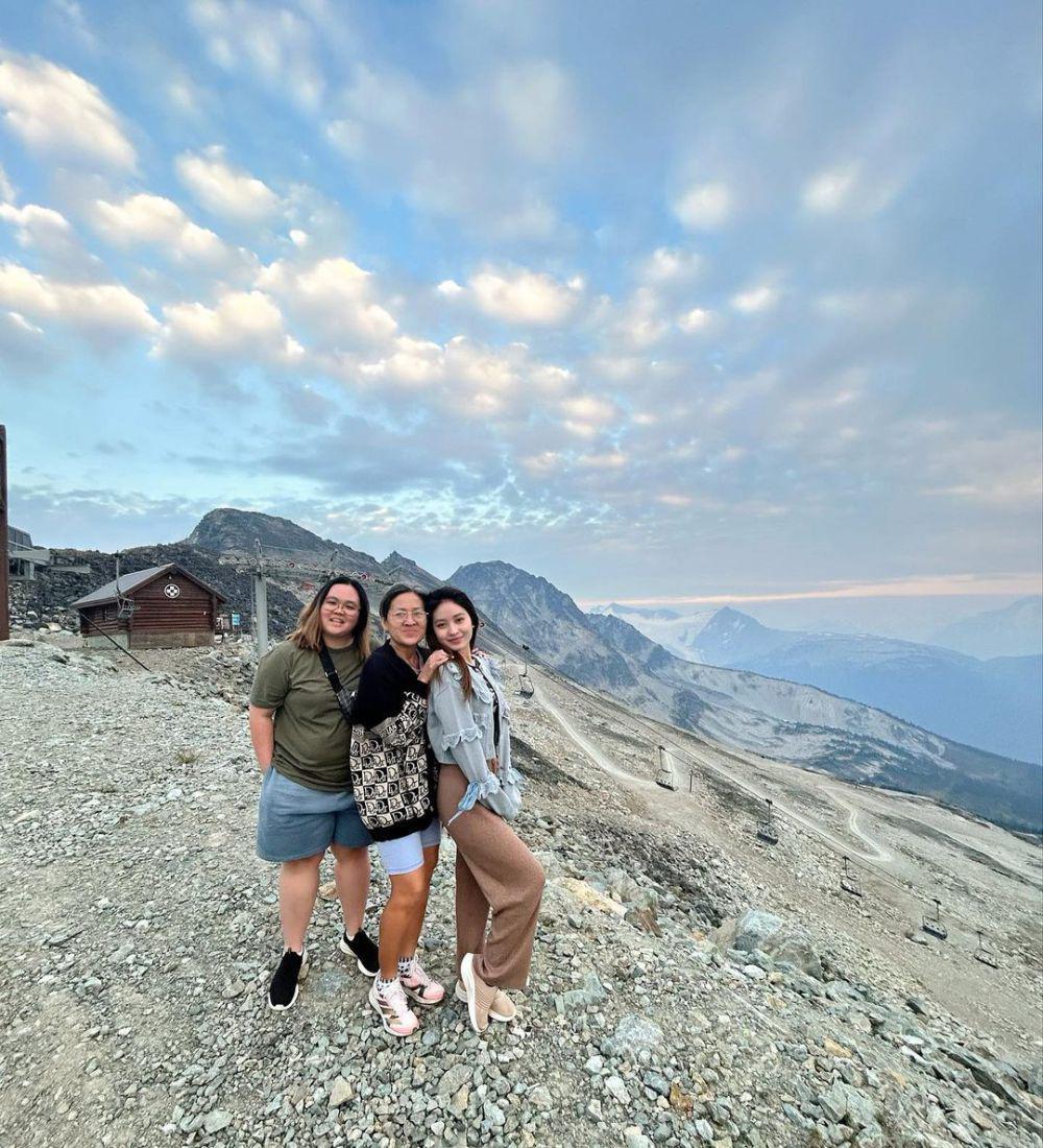 potret Natasha Wilona dan keluarga (instagram.com/natashawilona12)