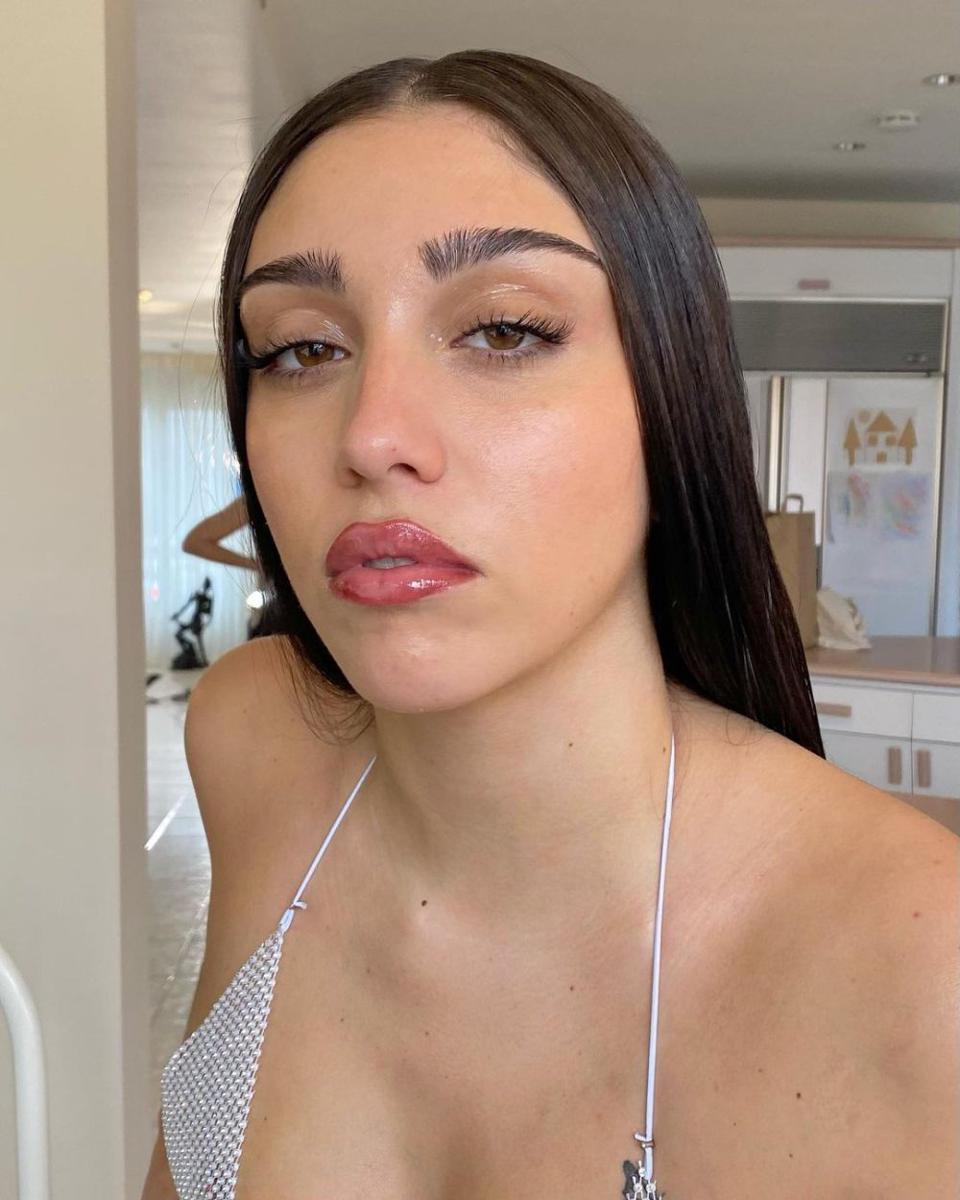 potret cherry cola lip (instagram.com/marcelogutierrez)