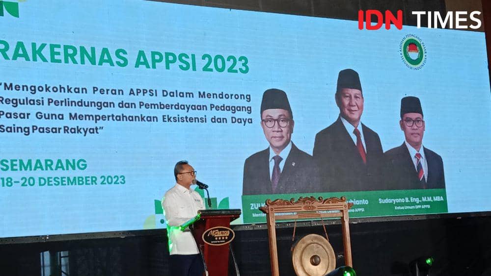 Mendag Zulkifli Hasan saat berbicara dalam pembukaan rakernas APPSI di MG Setos, Jalan Gajahmada, Kecamatan Semarang Tengah, Kota Semarang. (IDN Times/Fariz Fardianto)