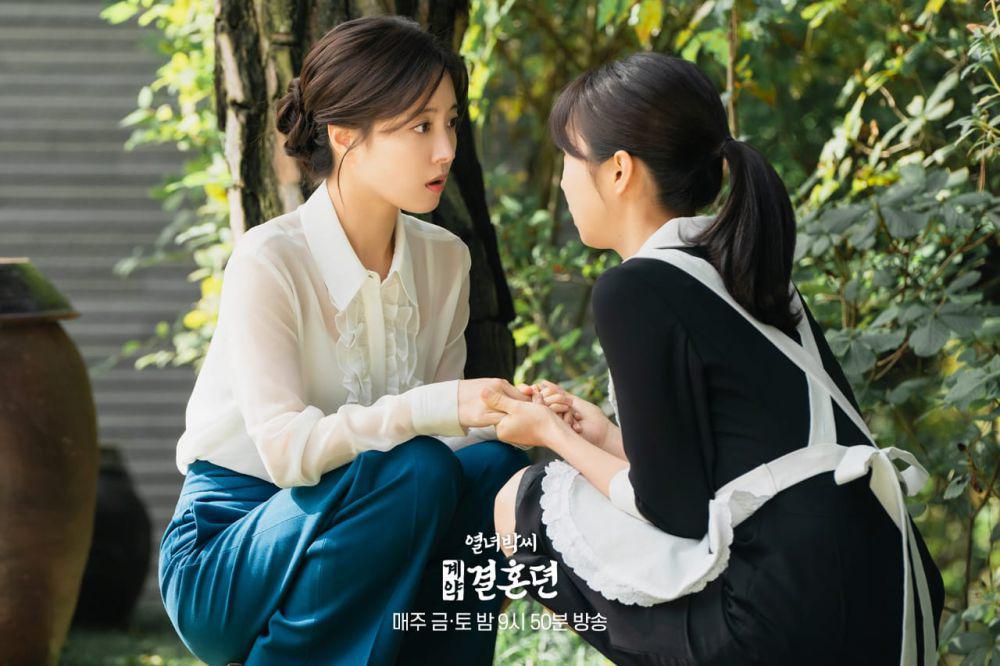 Lee Se Young dan Joo Hyun Young di The Story of Park's Marriage Contract (twitter.com/mbcdrama_pre)