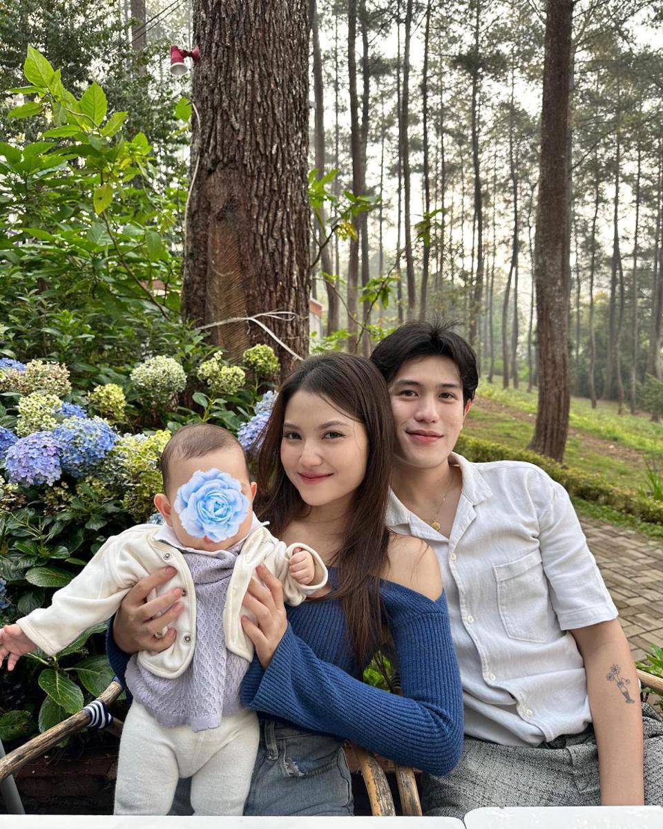 potret keluarga Julian Jacob (instagram.com/mariaeka_)