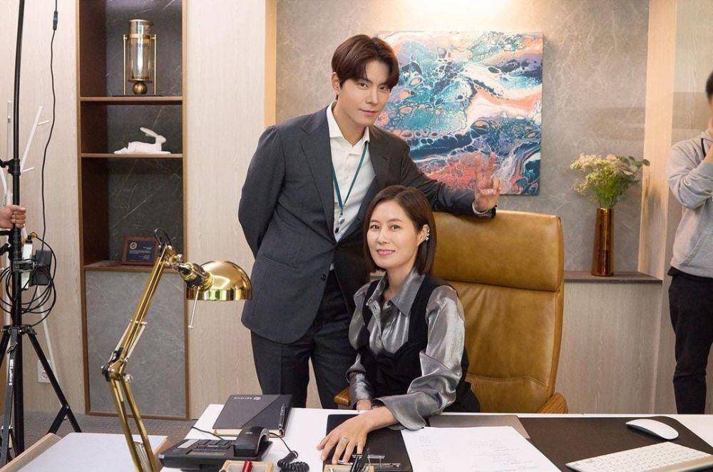 Hong Jong Hyun dan Moon So Ri di drama Race (instagram.com/disneypluskr)