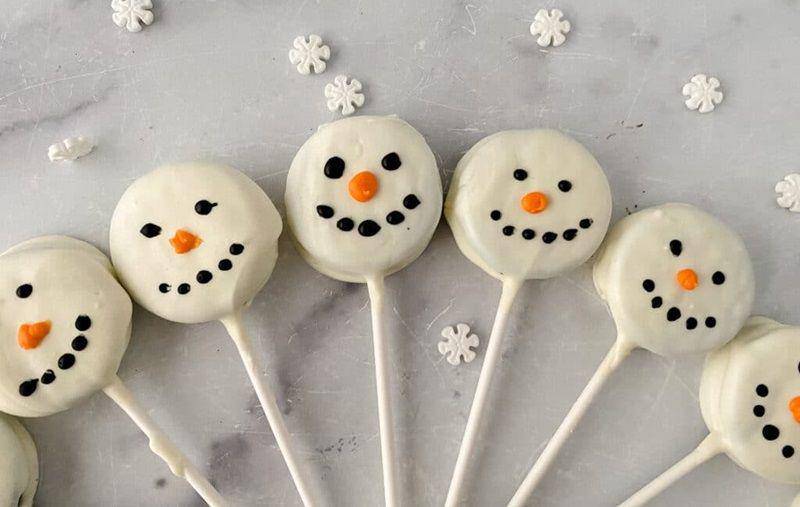 Oreo Snowman Pops (funhappyhome.com)