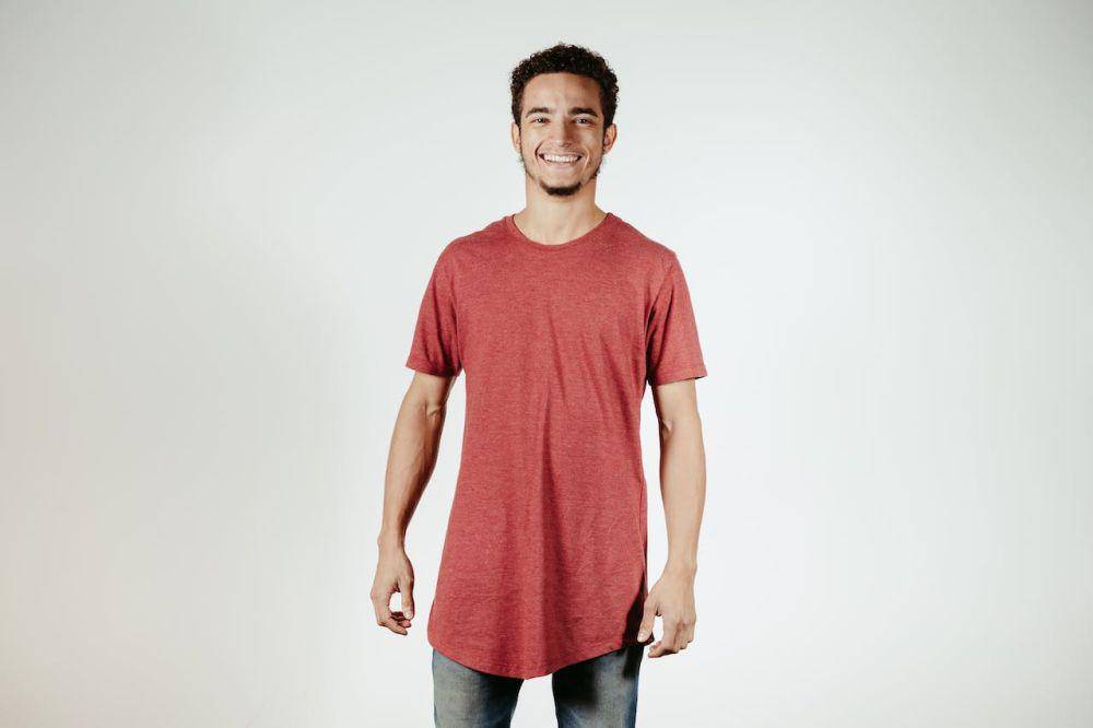 ilustrasi baju merah (pexels.com/Jonathan Borba)
