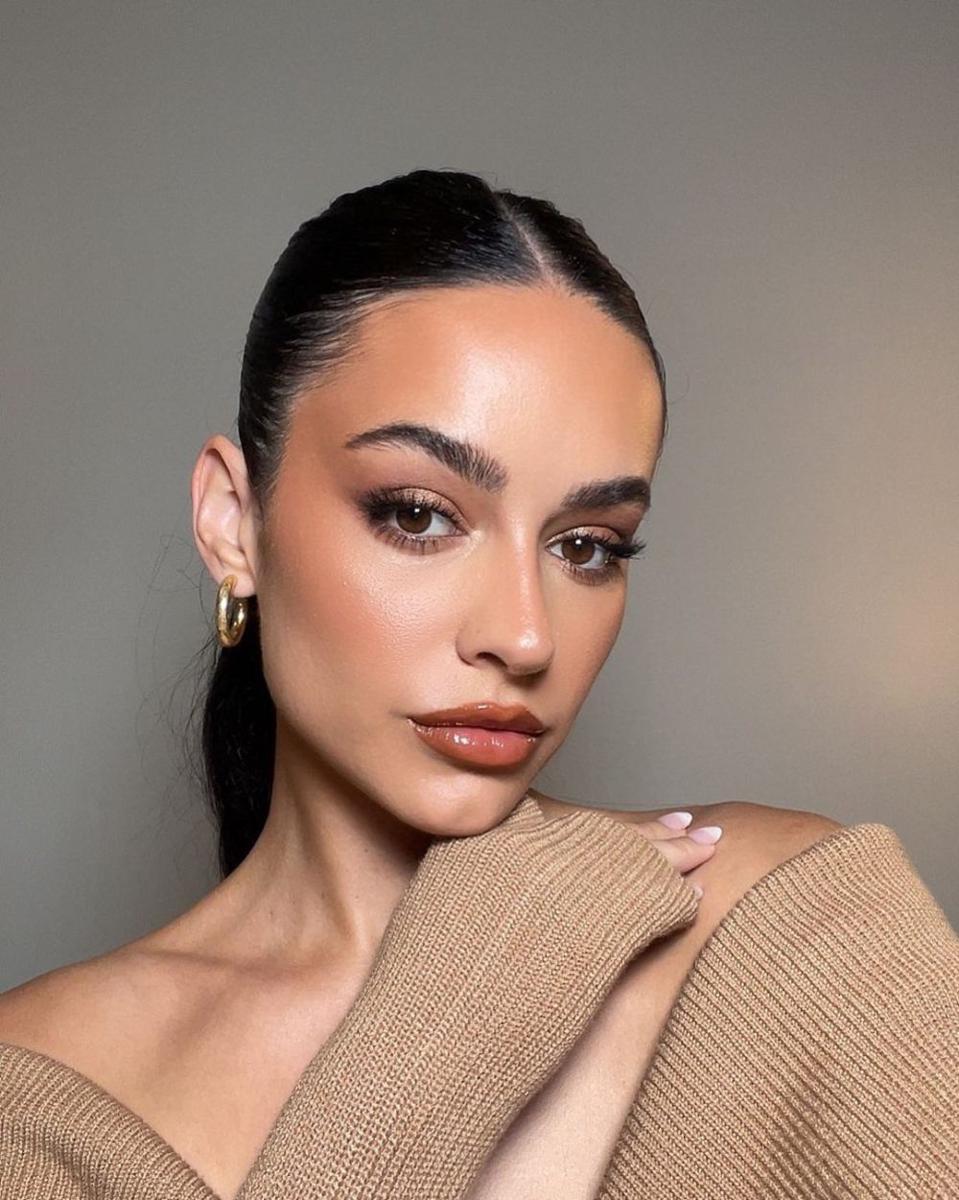 potret pumpkin spice latte makeup (instagram.com/danielllestrada)