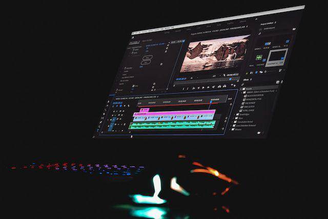 ilustrasi skill video editing (unsplash.com/Sanjeev Nagaraj)