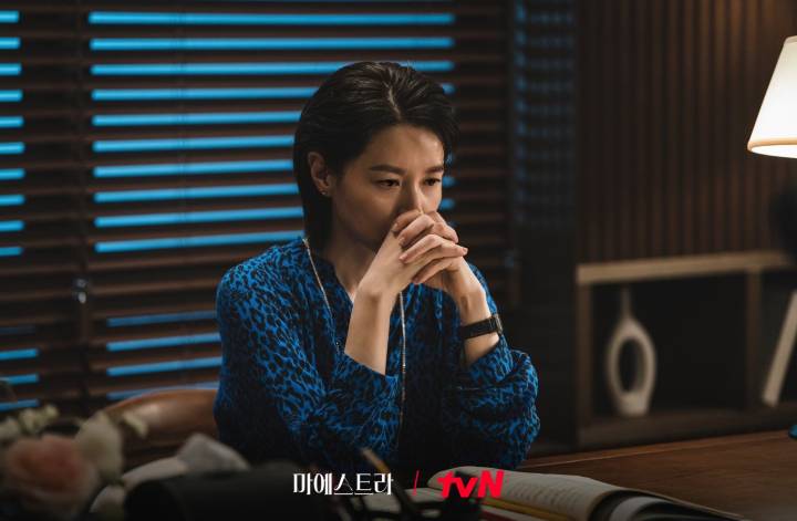 Lee Young Ae sebagai Cha Se Eum di drakor Maestra: Strings of Truth (twitter.com/CJnDrama)