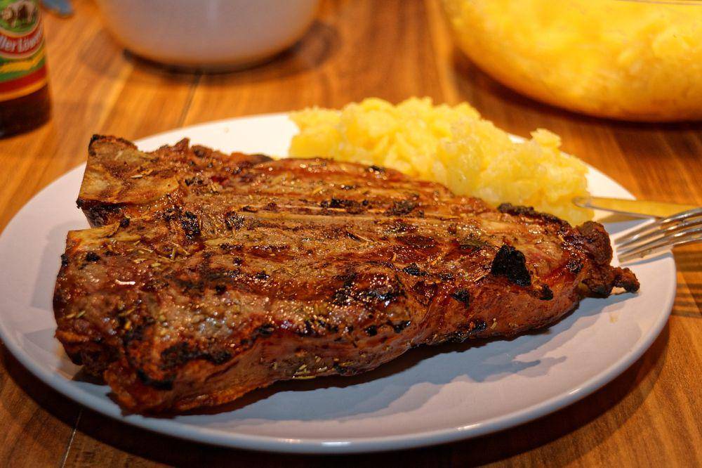 ilustrasi steak (pixabay.com/Bru-nO)