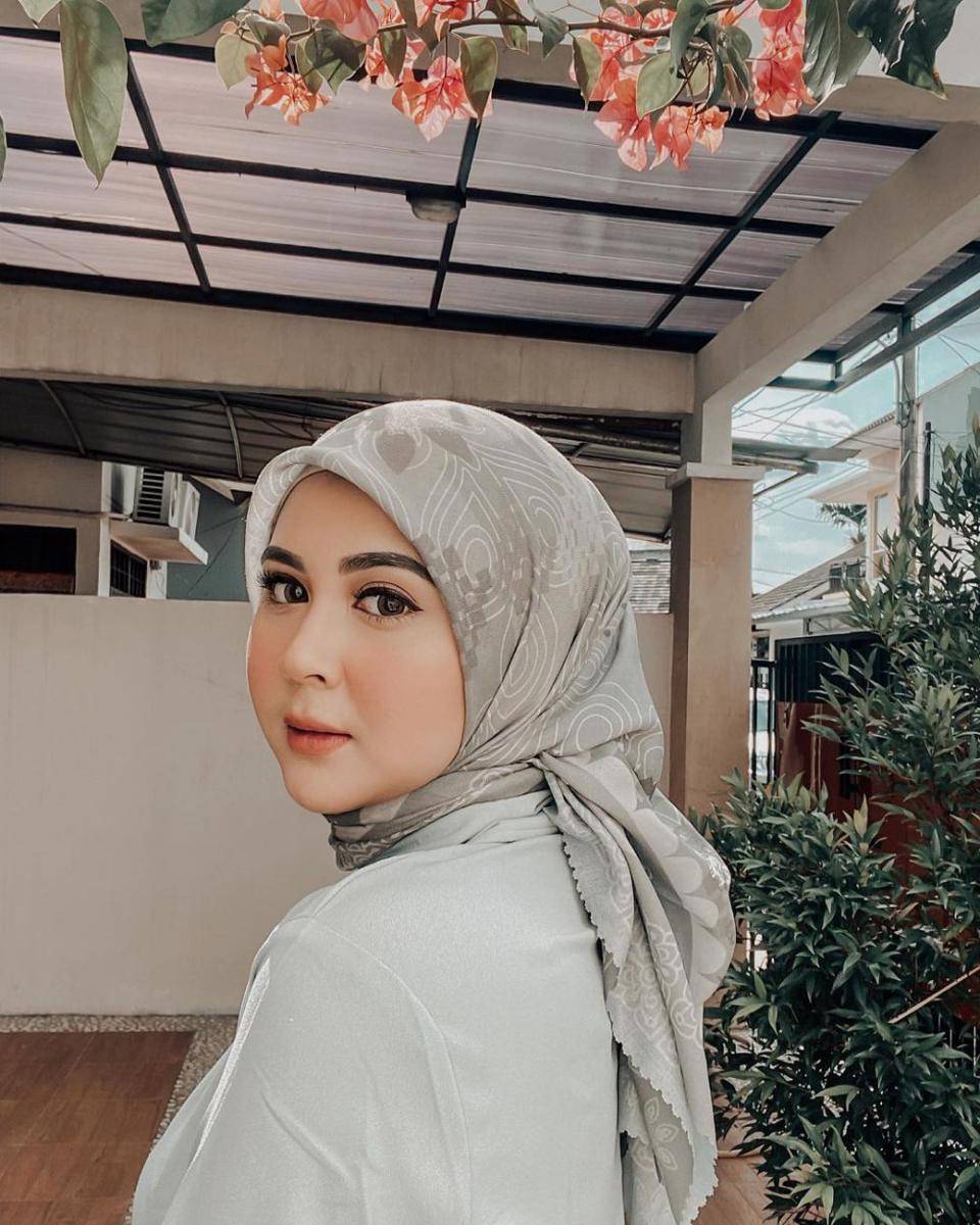makeup flawless ala Kesha Ratuliu (instagram.com/kesharatuliu05)