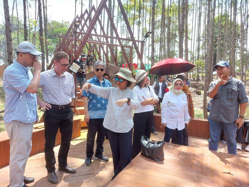 Rombongan UNESCAP meninjau lokasi pembangunan gamping di kawasan IKN. (Fatmawati/IDN Times)