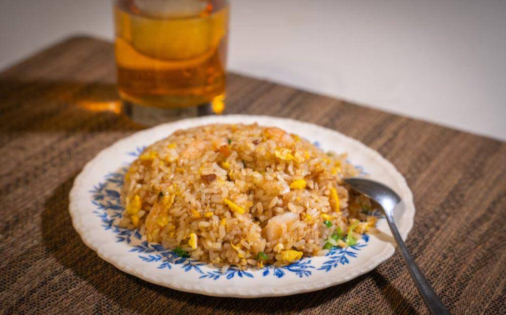 nasi goreng telur (unsplash.com/Jie Wang)