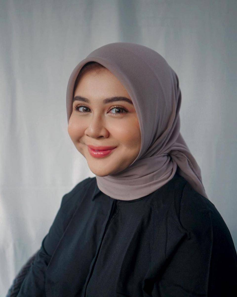 makeup flawless ala Kesha Ratuliu (instagram.com/kesharatuliu05)