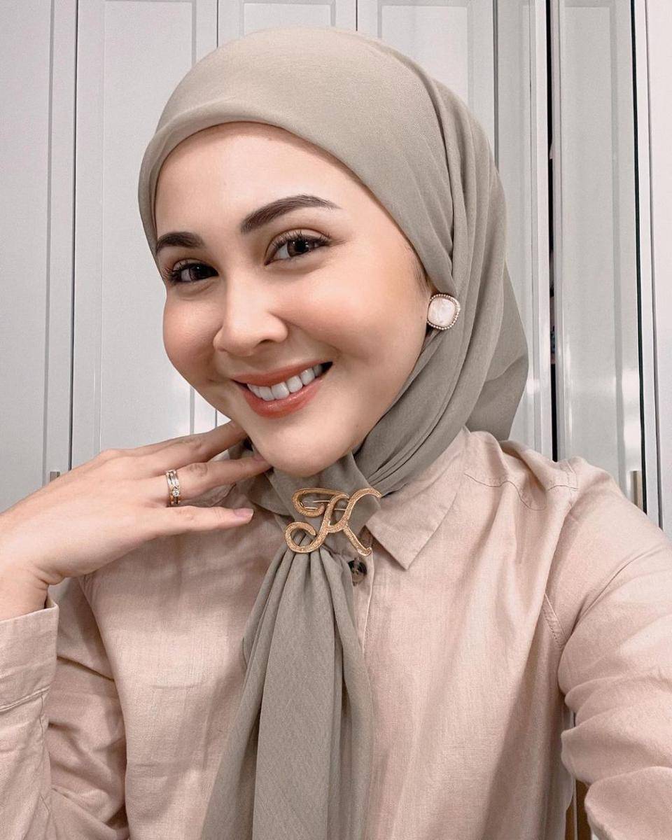 makeup flawless ala Kesha Ratuliu (instagram.com/kesharatuliu05)