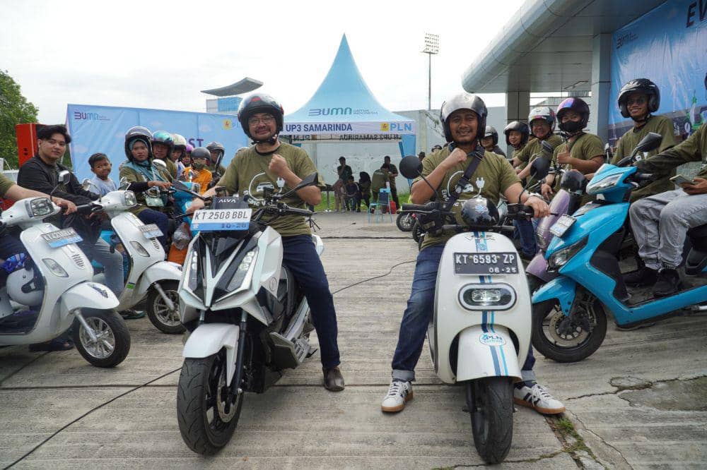 T PLN (Persero) mendorong realisasi transisi energi guna mencapai net zero emission (NZE) pada 2060 dengan menggelar electric vehicle festival 2023 di Samarinda, Minggu (17/12/2023). Foto PLN