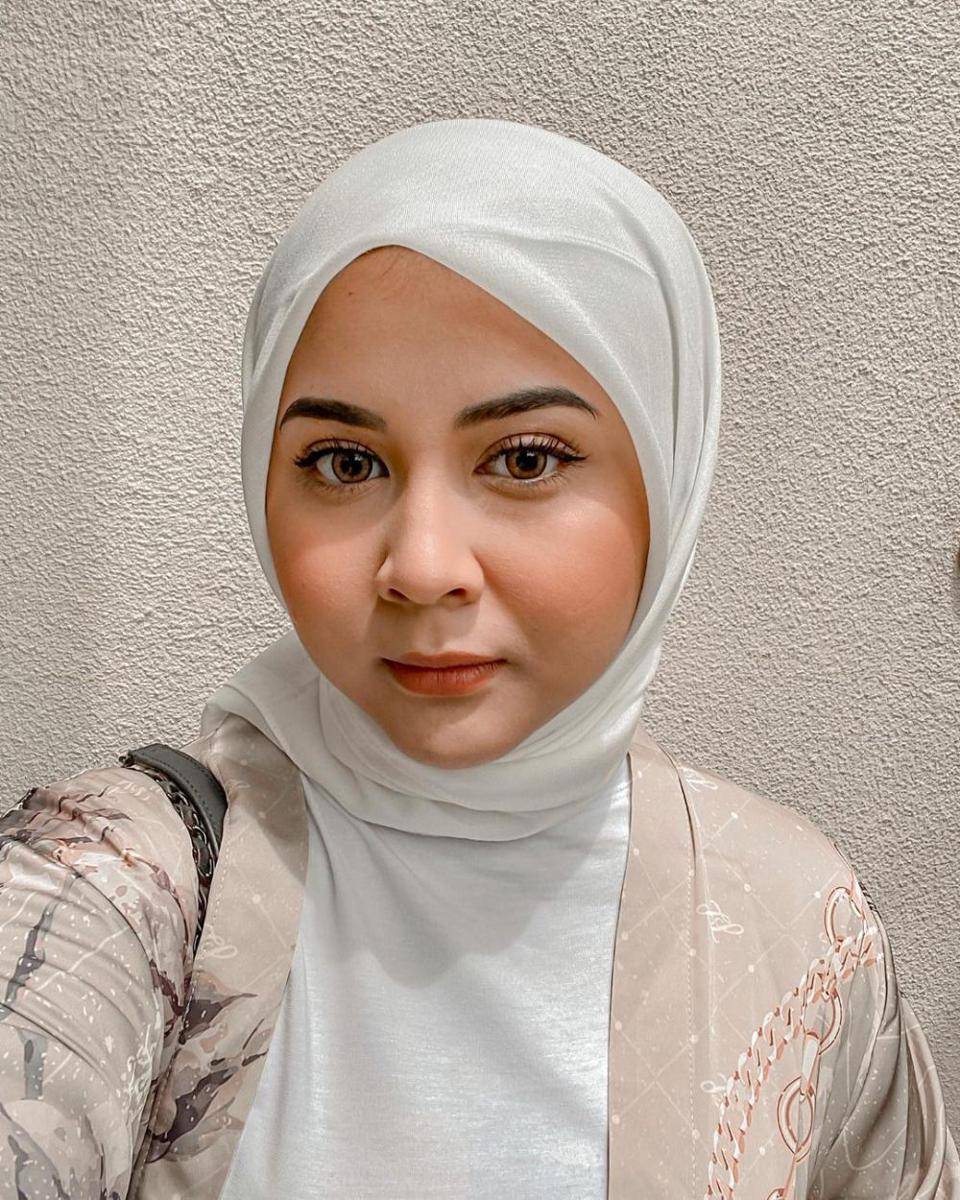 makeup flawless ala Kesha Ratuliu (instagram.com/kesharatuliu05)