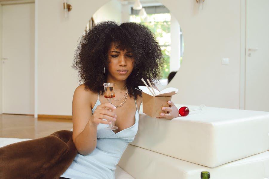7 Cara Menghilangkan Mabuk Alkohol yang Cepat dan Aman
