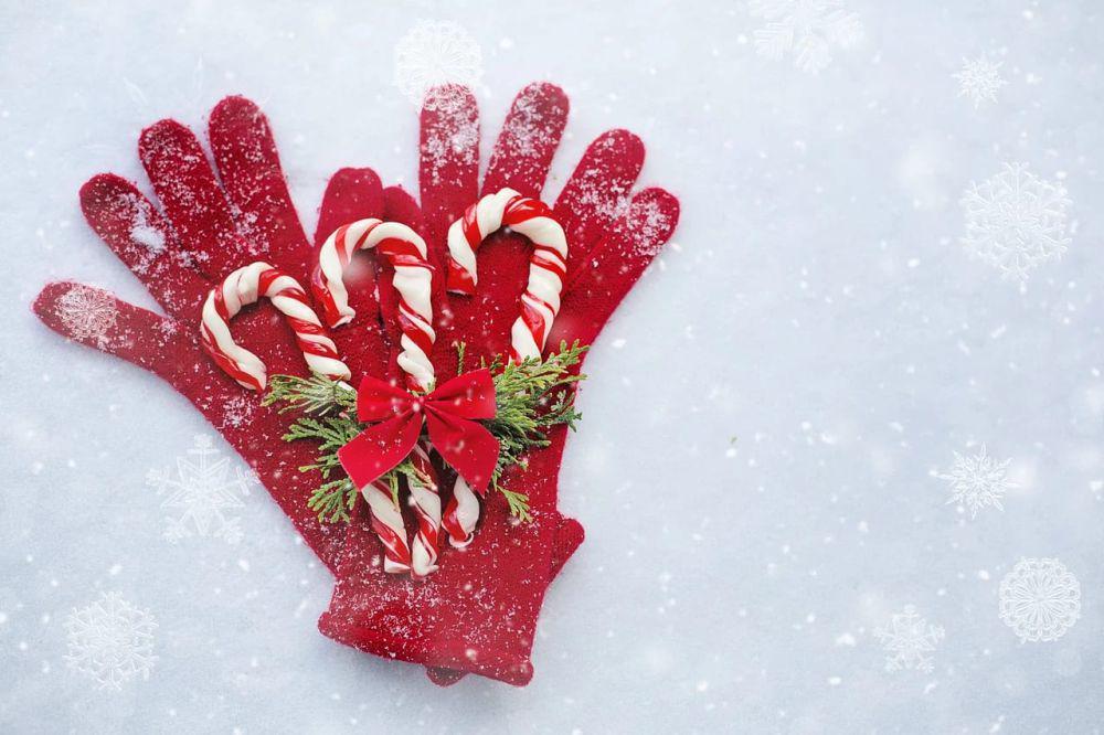 candy cane (pixabay.com/JillWellington)