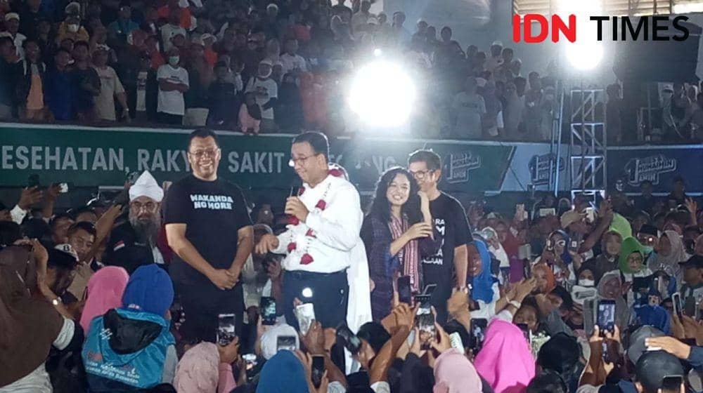 Kampanye Capres nomor urut 1 Anies Baswedan di GOR 17 Desember Turida Kota Mataram, Selasa (19/12/2023). (IDN Times/Muhammad Nasir)