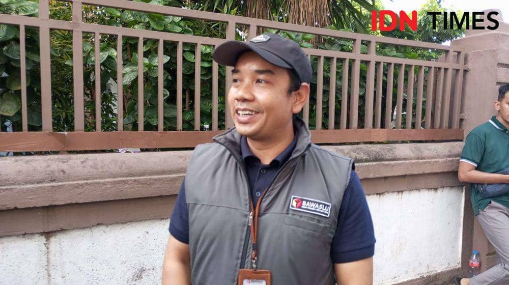 Ketua Bawaslu Lombok Barat Rizal Umami. (IDN Times/Muhammad Nasir)