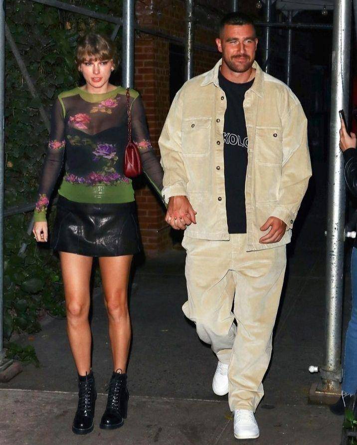 potret Taylor Swift dan Travis Kelce (instagram.com/justjared)