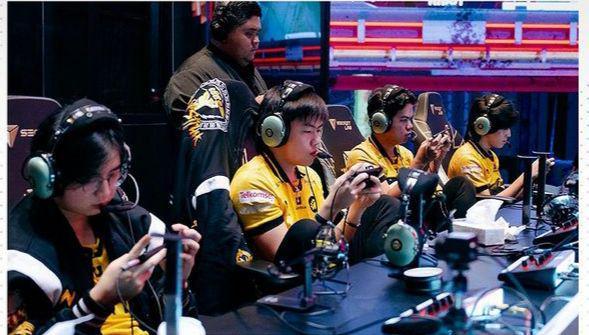para pro player ONIC sedang berkomunikasi mengatur strategi (instagram.com/onic.esports)