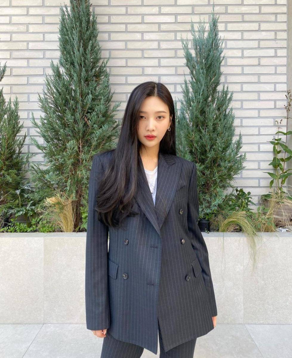 outfit ngantor ala Joy (instagram.com/_imyour_joy)