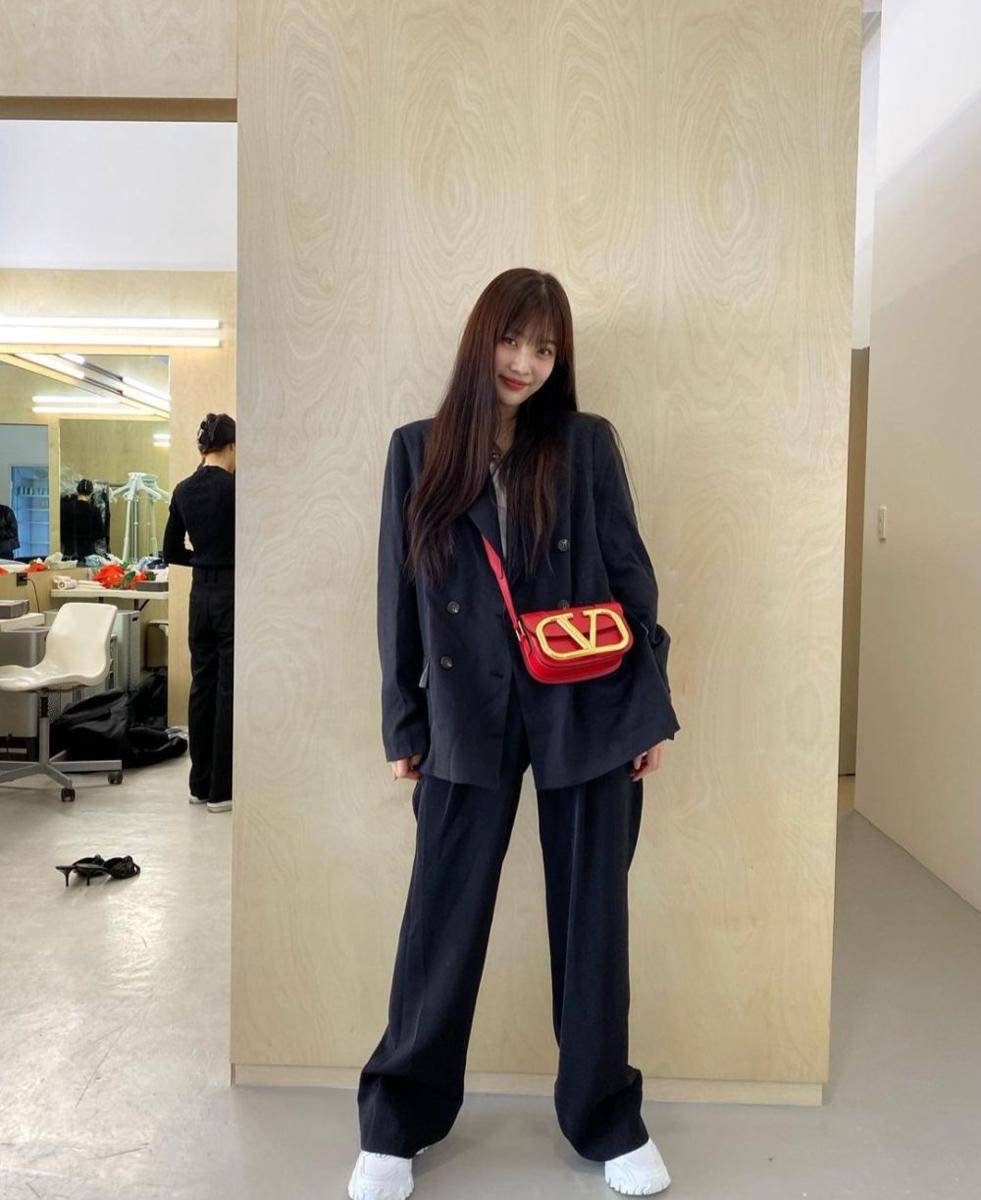 outfit ngantor ala Joy (instagram.com/_imyour_joy)