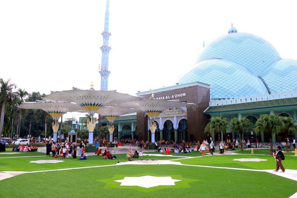 Ada Payung Nabawi di Masjid Al A'zhom, Ibadah Sambil Piknik