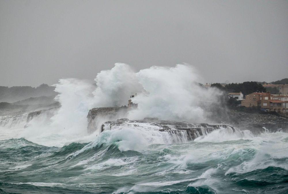 ilustrasi tsunami (pexels.com/jaume)