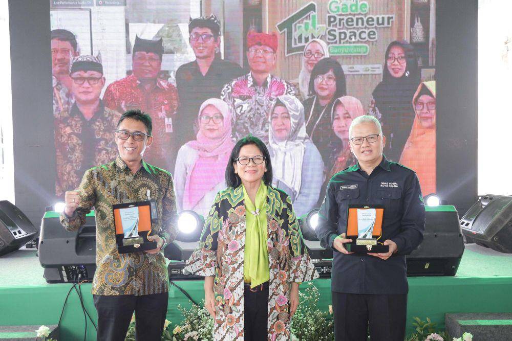 PT Pegadaian menggelar Pegadaian Impact Festival pada 19 Desember 2023 di Women Community Center Cimahi. Festival ini merupakan salah satu rangkaian kegiatan Pegadaian dalam rangka mewujudkan komitmen untuk berkontribusi terhadap kesejahteraan masyarakat. (Dok. Pegadaian)