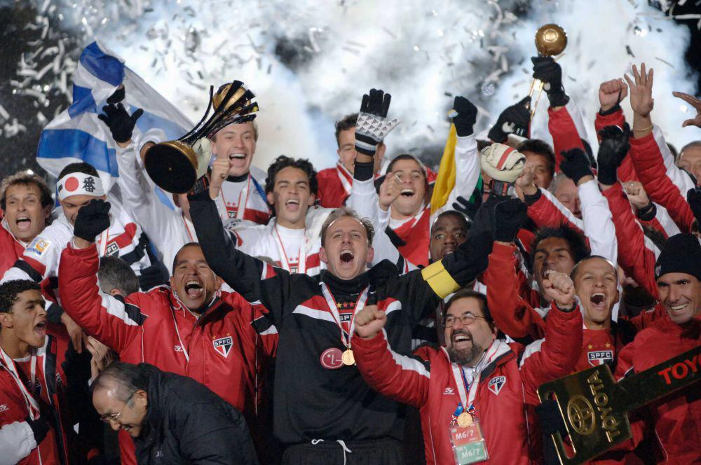 Sao Paulo menjuarai Piala Dunia Antarklub 2005. (fifa.com)