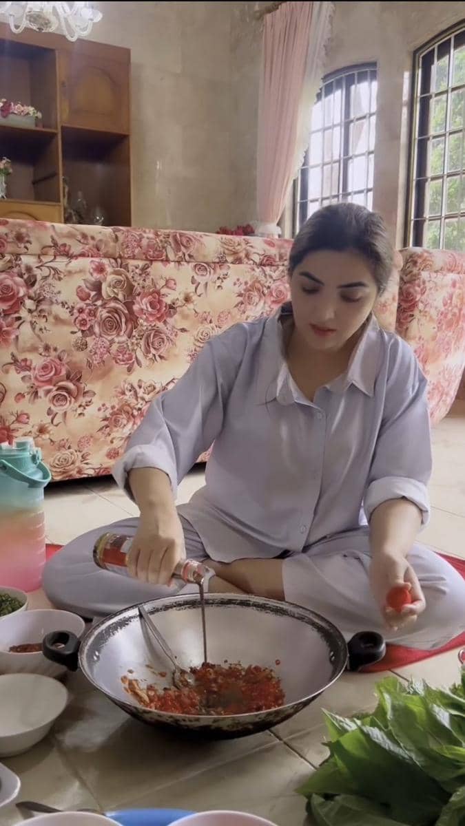 potret Ashanty memasak makanan Thailand (instagram.com/ashanty_ash)
