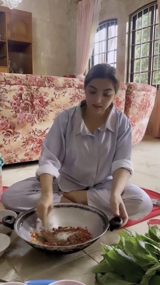 potret Ashanty memasak makanan Thailand (instagram.com/ashanty_ash)