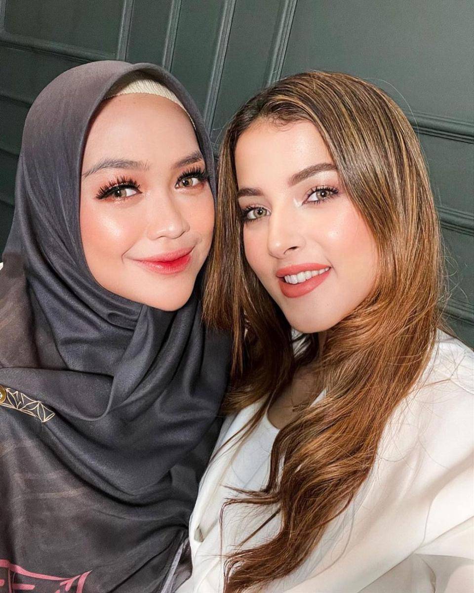 potret Ria Ricis didandani Tasya Farasya (instagram.com/tasyafarasya)