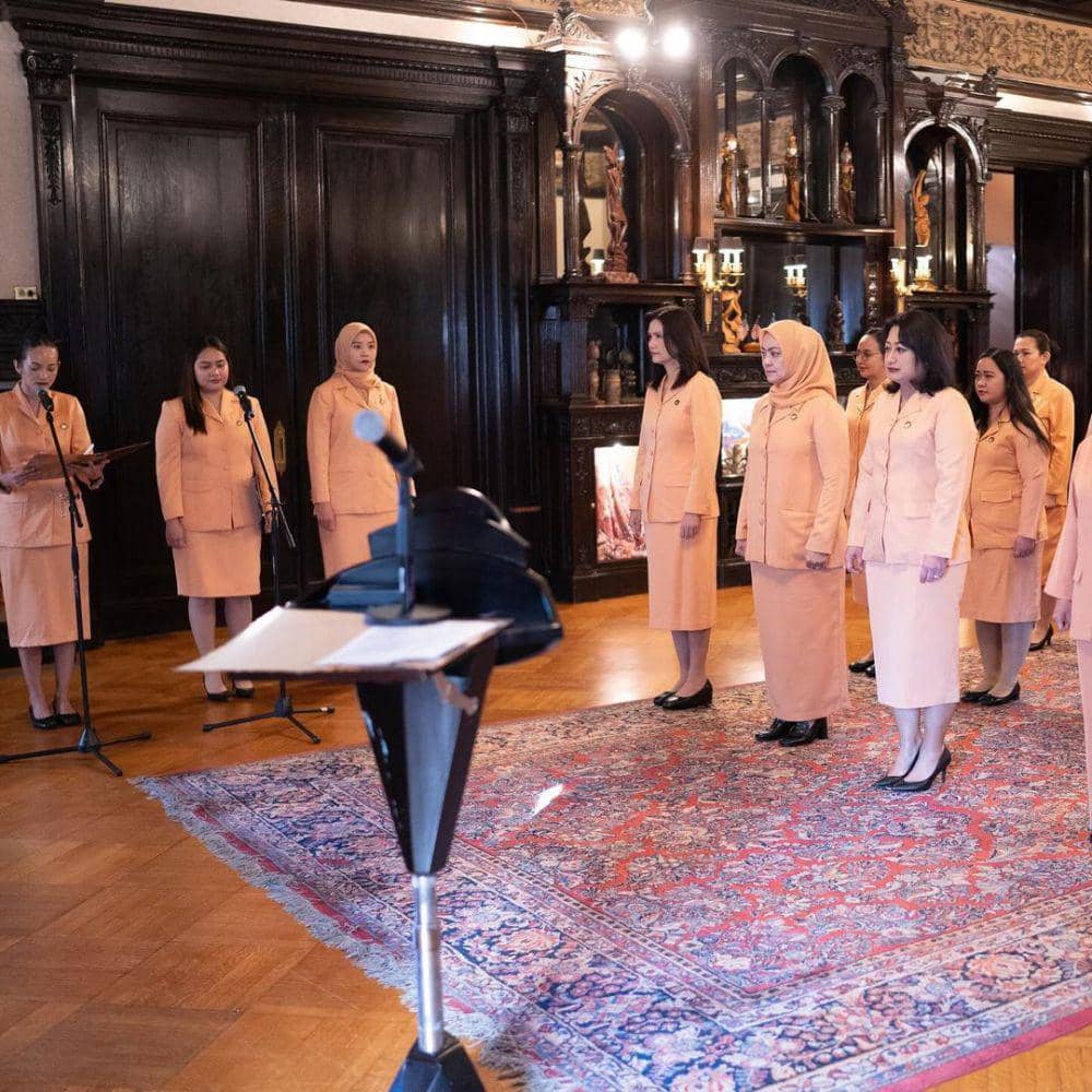 Enzy Storia di acara Dharma Wanita Persatuan KBRI Washington DC (instagram.com/enzystoria)